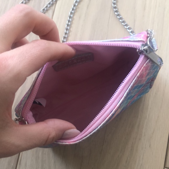 Like new! Small purse ๐งโโ๏ธ - Picture 4 of 4